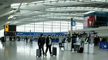 Най-натовареното летище в Европа затваря писта. Няма полети