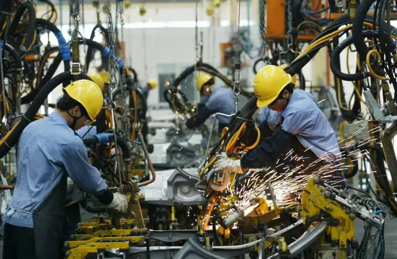 Китайската промишленост неочаквано възстановила растежа си през март