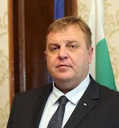 Каракачанов предлага да се забрани вноса на чужди продукти до изчерпване на българските