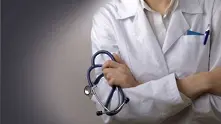 Застраховат безплатно медиците в софийските болници, извършващи лечение на COVID-19
