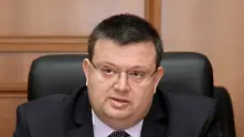 Цацаров се оплака от недостиг на кадри в Антикорупционната комисия, служителите са на ръба на възможностите си