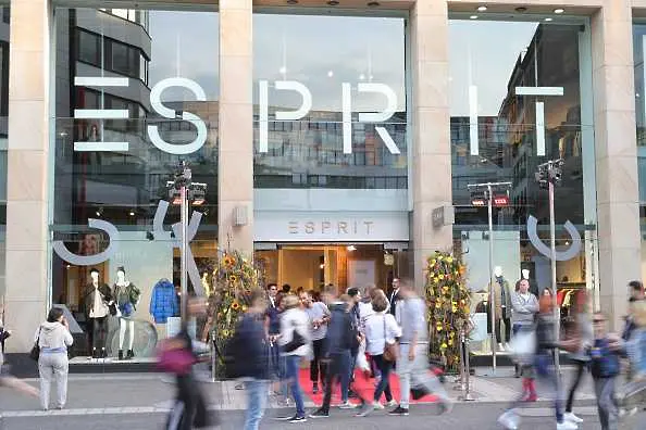 Esprit се преструктурира кризисно, затваря всичките си магазини в Азия