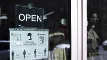 Германия отвори малките магазини, но хората продължават да ги отбягват