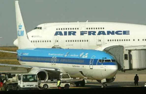 Или бонуси, или помощ - Амстердам постави ултиматум на Air France-KLM