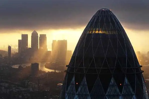Лондон разширява спасителната мрежа за бизнеса