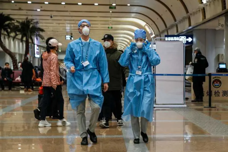 Над 1200 полета от и до Пекин бяха анулирани заради ръста на случаите на заразяване с коронавируса