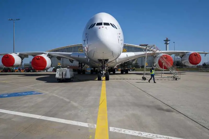 Китай създава нова авиокомпания за вътрешни превози