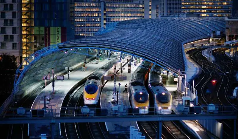 Белгия раздава на жителите си по 10 билета за железниците си
