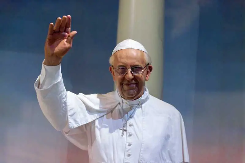 Папа Франциск изрази солидарност и съпричастност към всички, които се борят с COVID-19