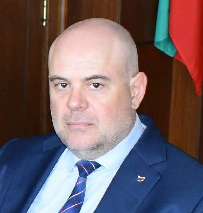 Гешев: Прокуратурата назначава проверка на министъра на културата