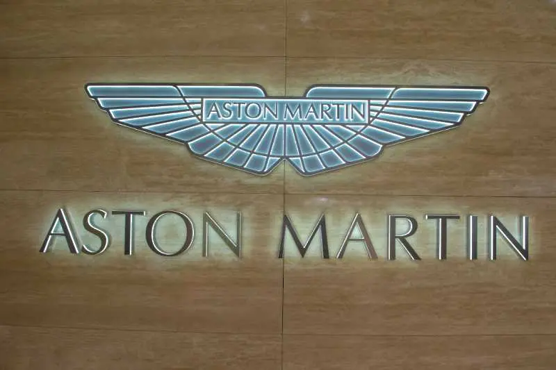 Aston Martin ще компенсира загубите от COVID-кризата с нови акции