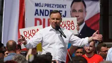 Анджей Дуда печели президентските избор в Полша с минимална преднина