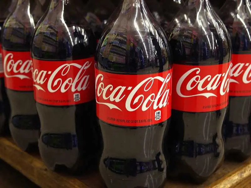 Coca-Cola спира рекламите си в социалните мрежи за 30 дни