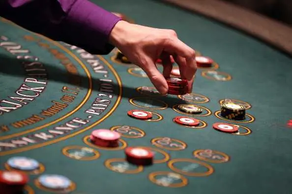 Парламентът задължи Горанов да даде 5-годишен отчет за приходите от хазарта