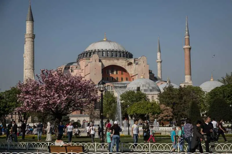 Реакциите след решението на Турция да промени статута на църквата Света София