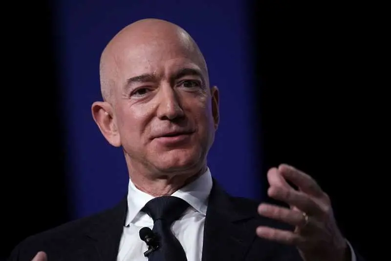 Безос продаде акции на Amazon на стойност от над 3 млрд. долара