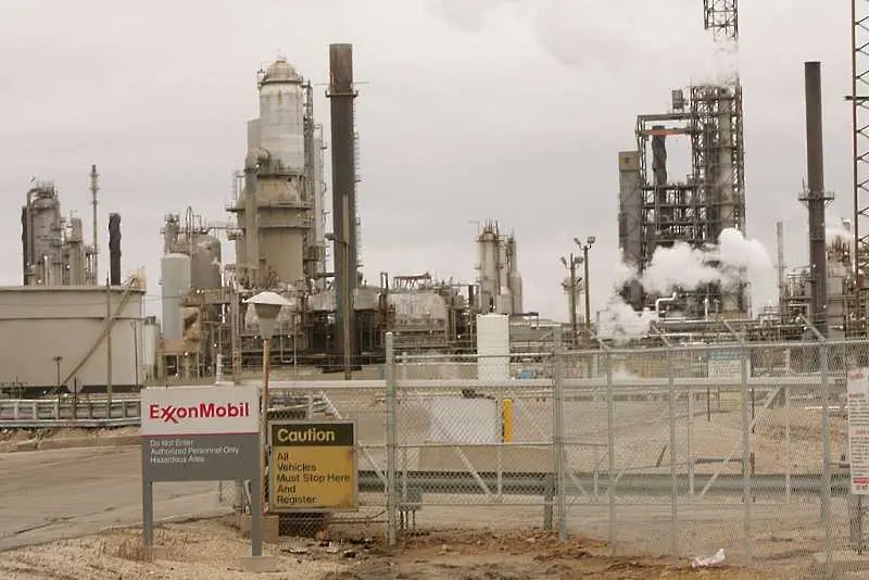 Exxon предупреди за загуба на 20% от световните запази от петрол. Цената на суровината се повиши