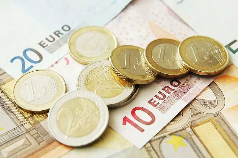 Еврото доближи прага от 1,19 долара. Насочва се към двугодишен максимум