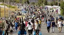 Стотици мигранти протестират на Лесбос. Искат в континентална Европа
