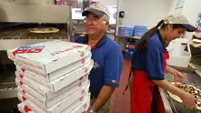 В очакване на повече поръчки - Domino’s Pizza наема 5000 нови служители във Великобритания 