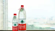 Борсовият дебют на компания за бутилирана вода превърна шефа й в третия най-богат човек в Китай