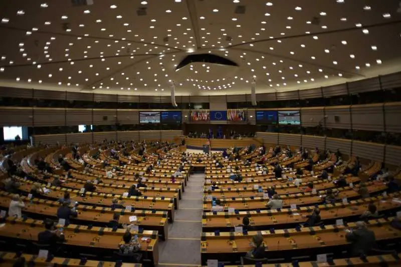 Дебатът за България в ЕП: Политическо противопоставяне в почти празна зала