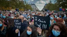 Десетки арести във Франция след убийството на учителя по история 