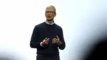 Apple даде на шефа си Тим Кук голям пакет от акции за първи път от 2011 година