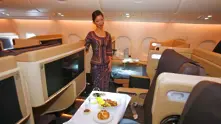 Сингапурските авиолинии разпродадоха вечеря в паркиран самолет