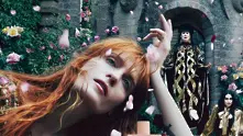 Коледна приказка с Флорънс Уелч в нов рекламен клип на Gucci