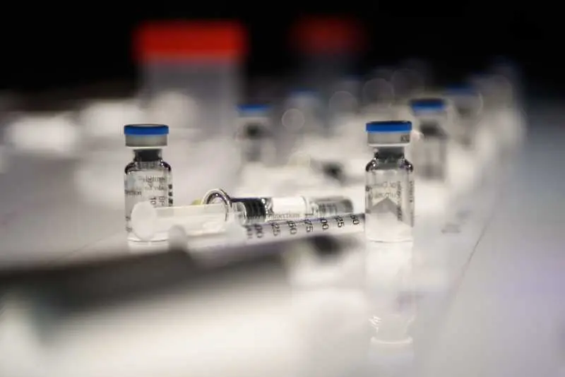 Очаква се през април догодина в България да има ваксини срещу COVID-19