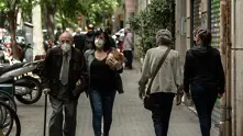 В Гърция - задължително с маски и в колата. Русия и Чехия затягат още мерките