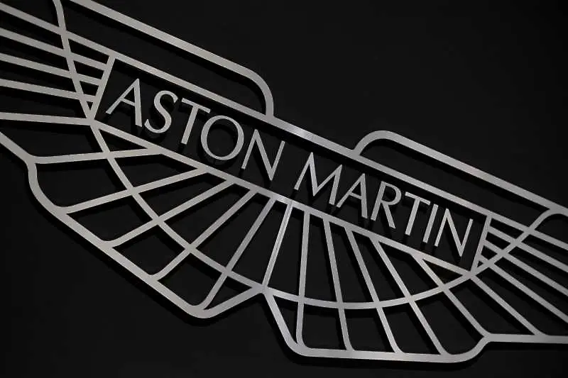 Спасително въже: Mercedes-Benz увеличава дела си в Aston Martin с 15%