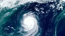 Евакуираха около 1 млн. души във Филипините заради супертайфуна Гони