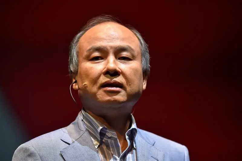 Шефът на SoftBank продава активи за милиарди в подготовка за „най-лошия сценарий“
