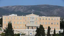 Гръцкото правителство се надява да отвори магазините преди Коледа