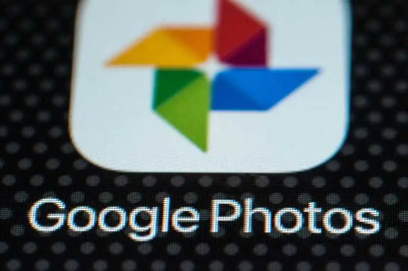 Google спира услугата си за безплатно съхранение на снимки