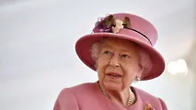 Двойничка на Елизабет II отправя поздрав към британците