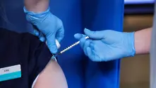 Здравните власти в САЩ потвърдиха безопасността на ваксината на Moderna