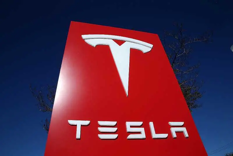 Tesla продава свои акции за 5 млрд. долара