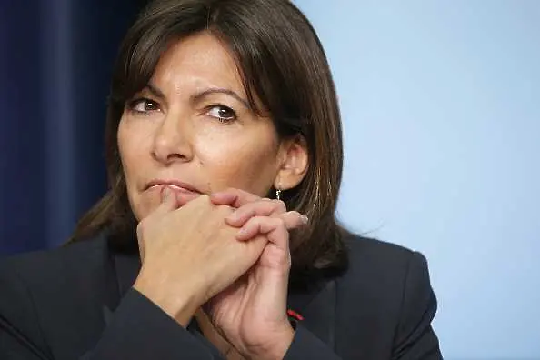 Кметството в Париж глобено заради прекалено много жени на ръководни постове
