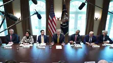 Дъжд от оставки в Белия дом, напускат и министри