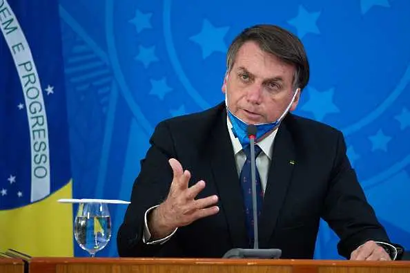 Бразилия е във фалит, не мога нищо да направя, призна президентът Болсонаро