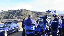 Франция мобилизира 100 000 полицаи за Нова година
