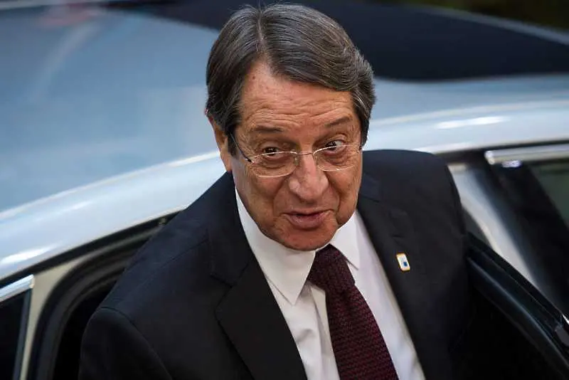 Президентът на Кипър дава показания 3 часа за „златните паспорти”