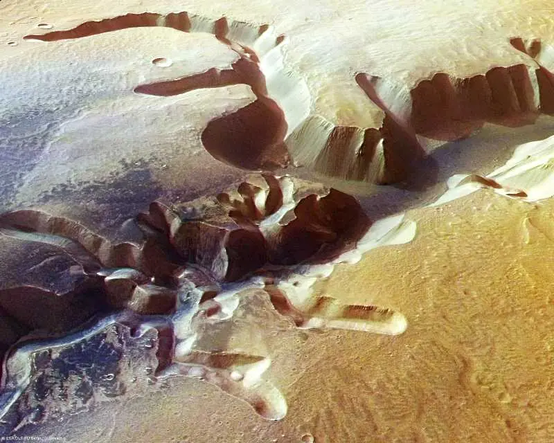 „Тиануен-1“ влезе в орбитата на Марс