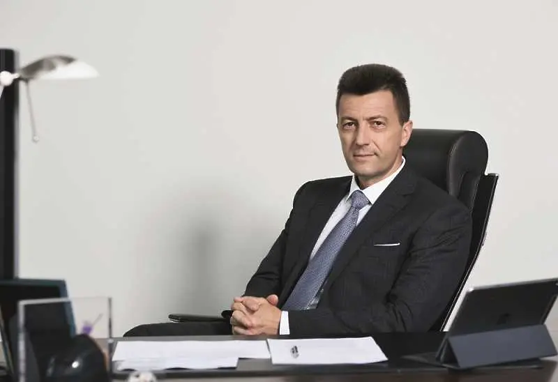 Петър Андронов влиза в управата на КВС Груп. ОББ - с нов главен изпълнителен директор