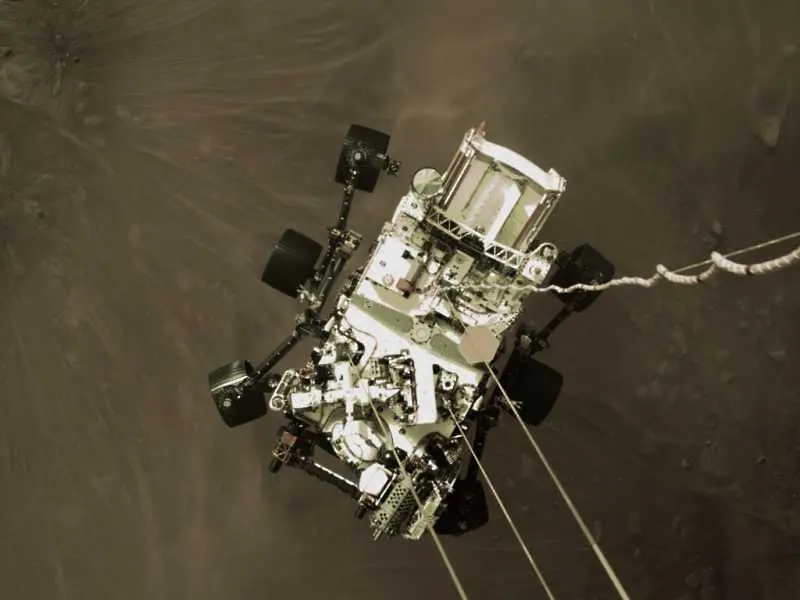 Марсоходът на НАСА измина първите си метри на Марс