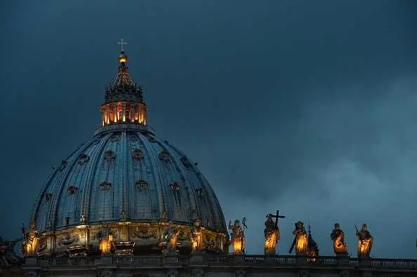 Ватиканът с мрачни перспективи за финансовата 2021 г.