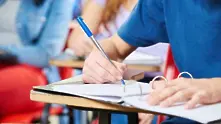 Предлагат спиране на учебните занятия за учениците от 5 до 12 клас в Бургас